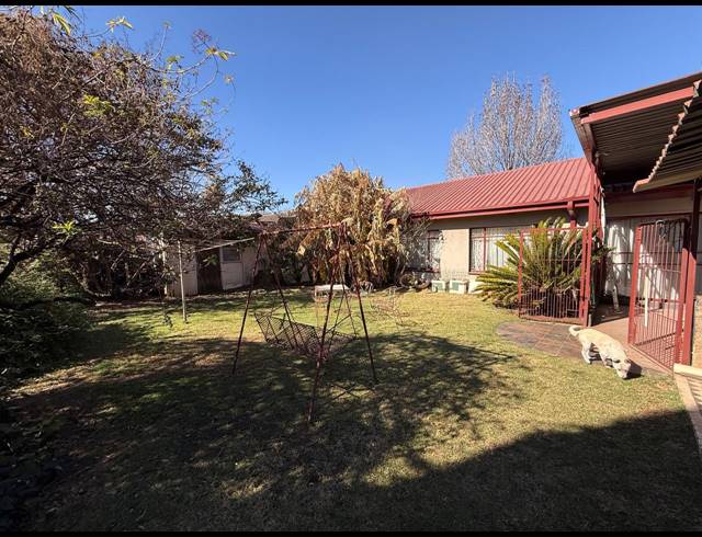 4 BEDROOM HOUSE FOR SALE IN VANDERBIJLPARK CE 5
